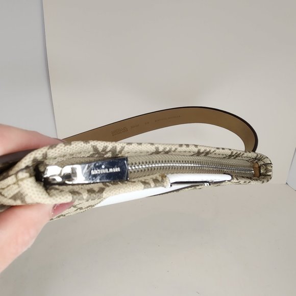 MICHAEL KORS Waist Belt Bag Fanny Pack Beige/White Signature Logo Size: S/M New - Picture 7 of 8